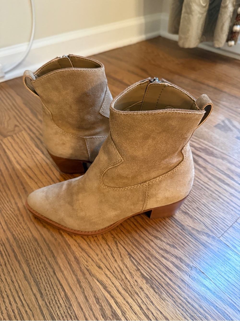 Ralph Lauren Tan Suede Ankle Booties with Side Zip Size 6 - Harpher Suede Bootie - Picture 4 of 16